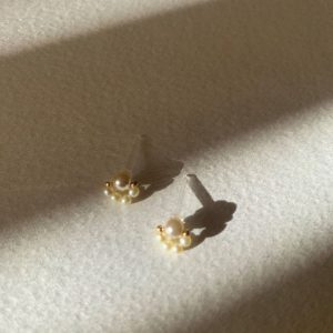 Simple Pearls Earrings