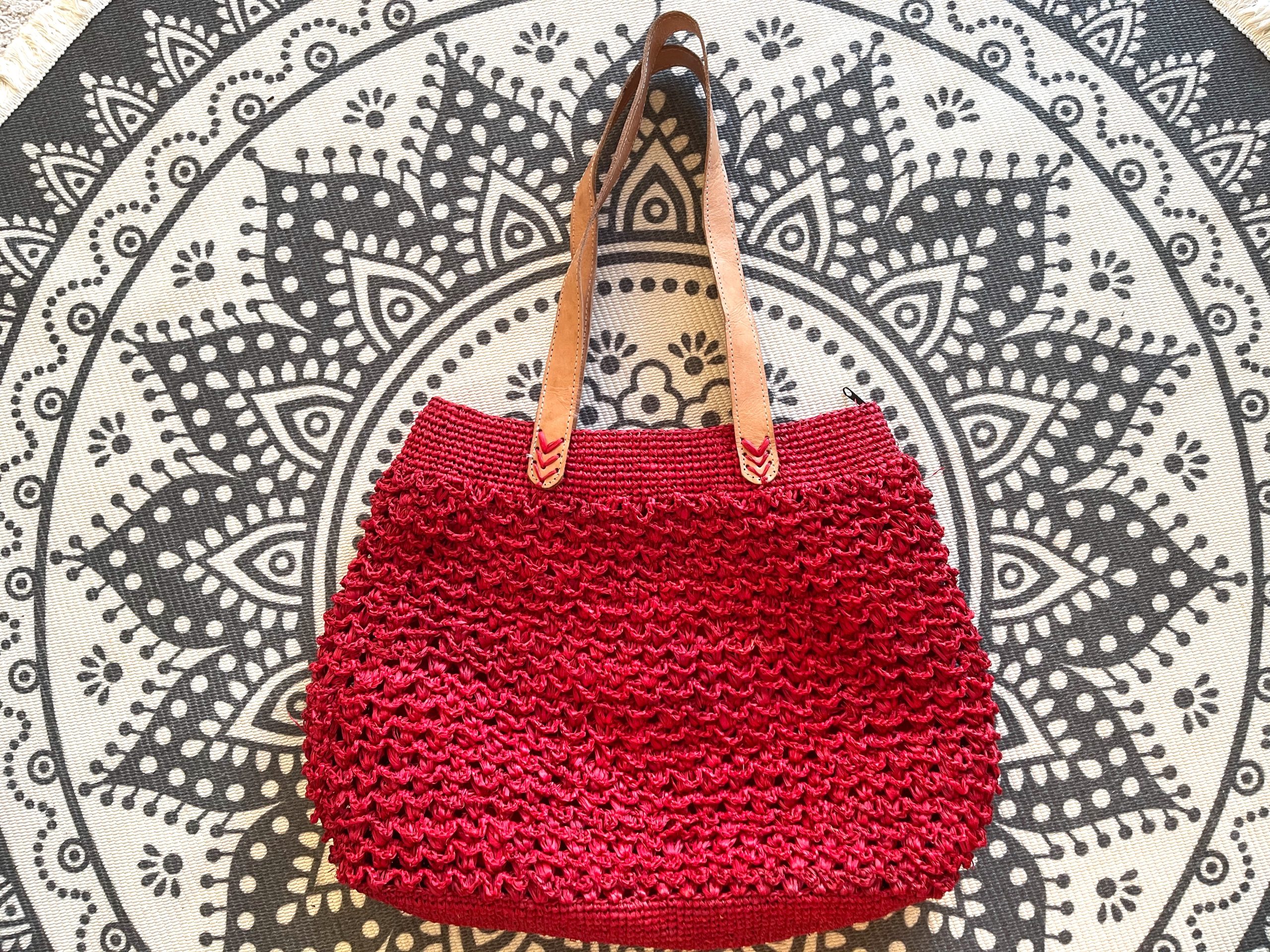 IMG_3257 Red handmade crocheted handbag in raffia