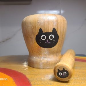 Ima kitty mortar and pestle