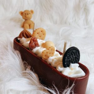 Eclair Candle