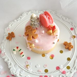 Macaron x Gingerbread Christmas Cake Candle
