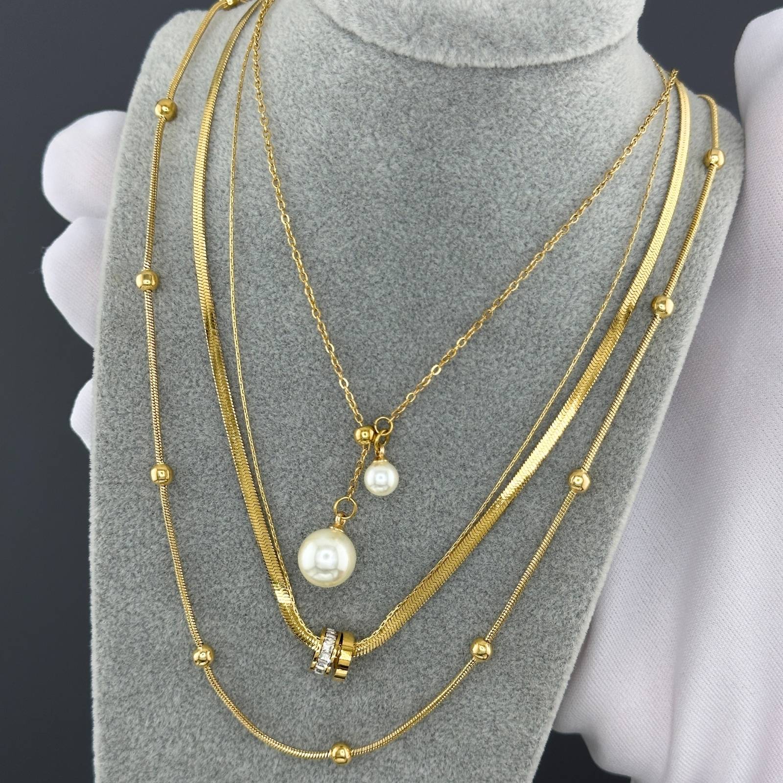 431717352107665cb6ab6e505 Crystal Necklace