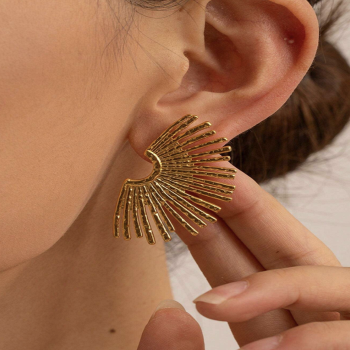 KailaniFanEarringsModel